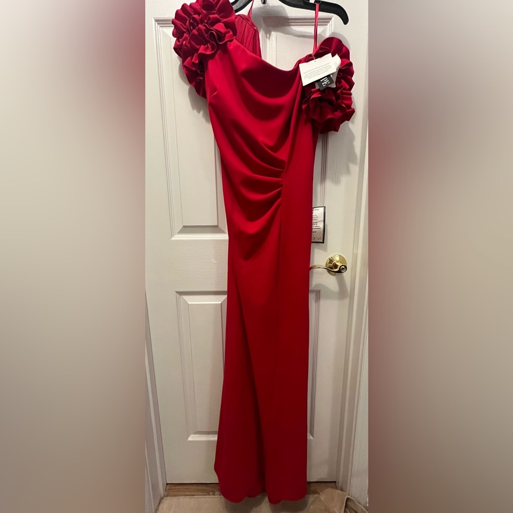 NWT Xscape Red Ruffle Shoulder Evening Gown Dress from Macy's - Picture 4 of 13